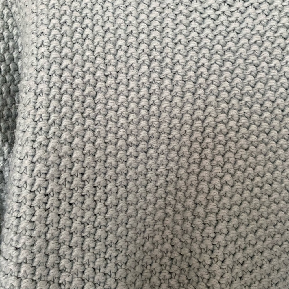 H&M sweater - Picture 7 of 7